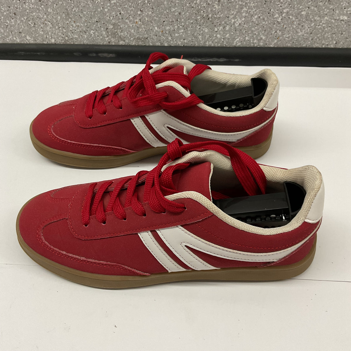 CUCCOO Women's Red Retro Sneakers Low Top Casual Shoes White Stripes EU 39 / US 8