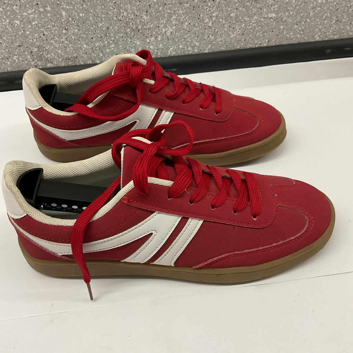 CUCCOO Women's Red Retro Sneakers Low Top Casual Shoes White Stripes EU 39 / US 8