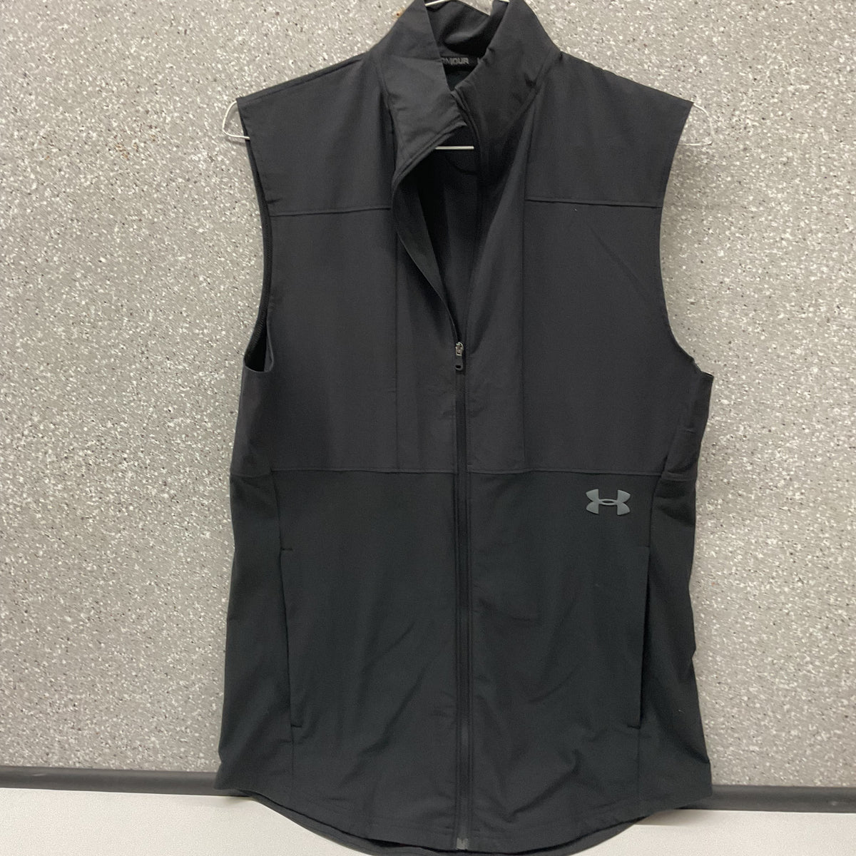 Under Armour Black Fitted Full Zip Vest Size Medium