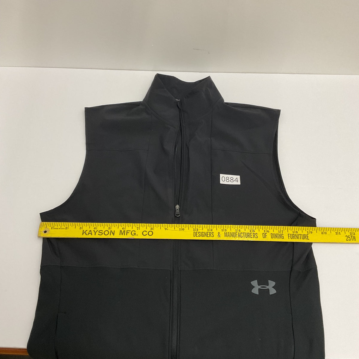 Under Armour Black Fitted Full Zip Vest Size Medium