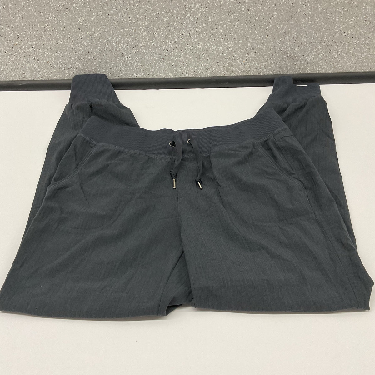 Athleta Women's Size 6 Charcoal Gray Drawstring Jogger Pants