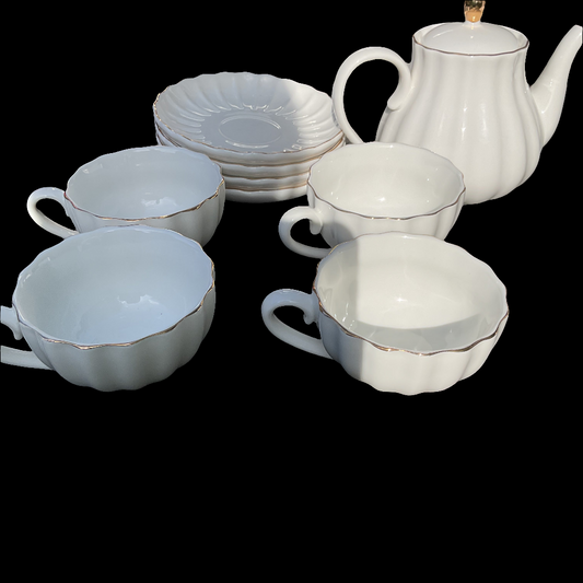 Pukka Home Vintage Porcelain Tea Set – White w/ Gold Trim
