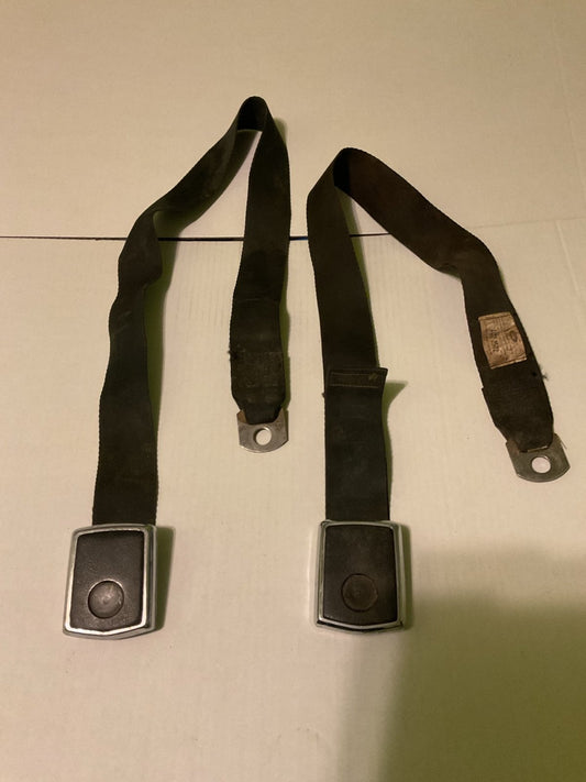 Ford seat belts (2)