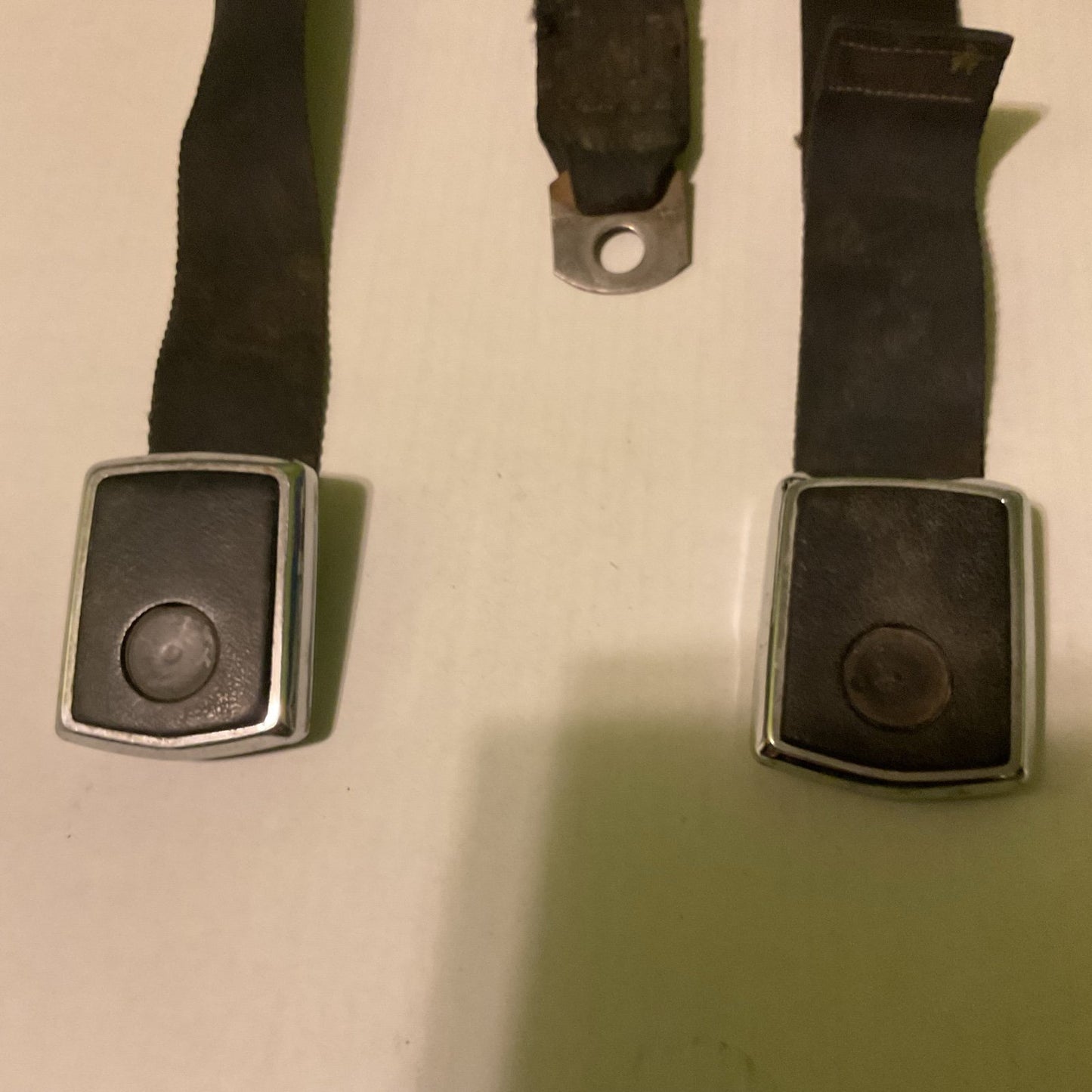 Ford seat belts (2)