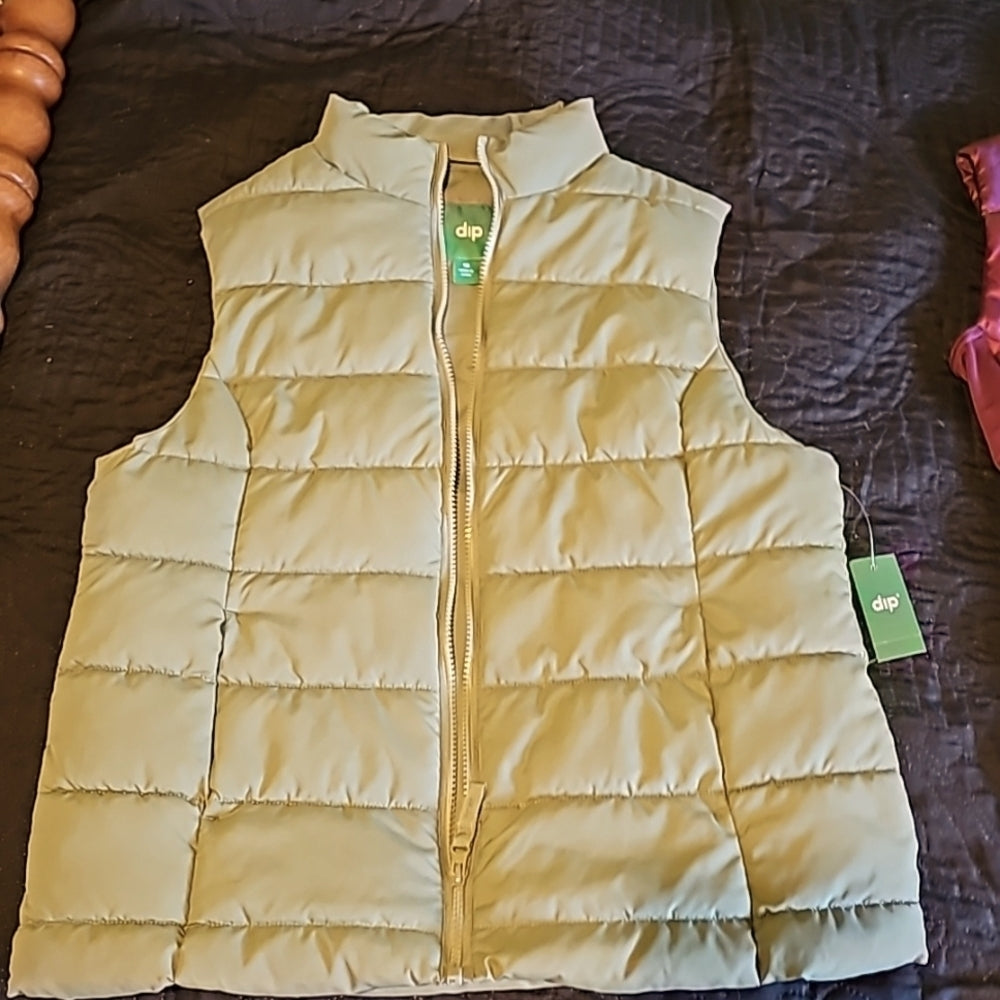 NWT‎ Dip Vest